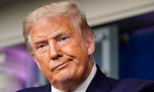 Трамп посоветовал американцам молиться из-за решения путина разместить ядерное оружие в Беларуси