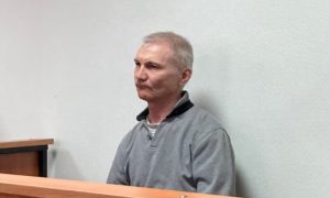 В Минске задержали россиянина, чья дочь сделала рисунок с флагом Украины