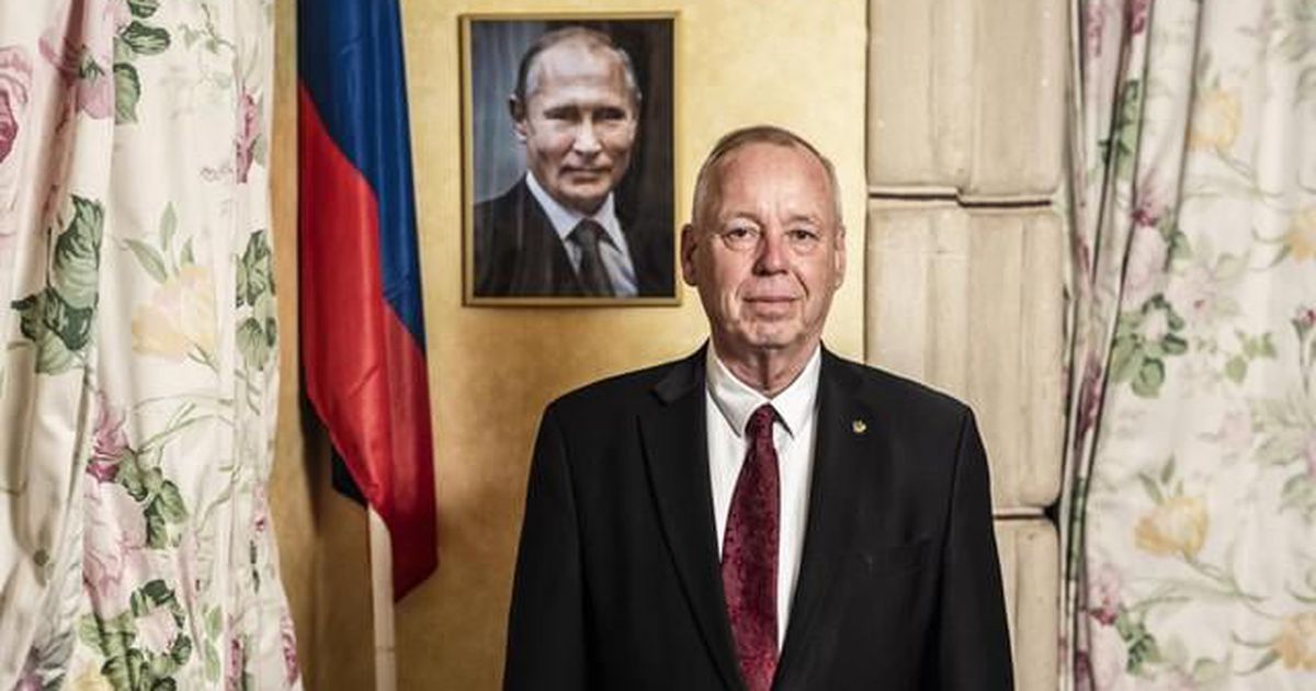 В Нидерландах местные жители добились выселения почетного консула рф