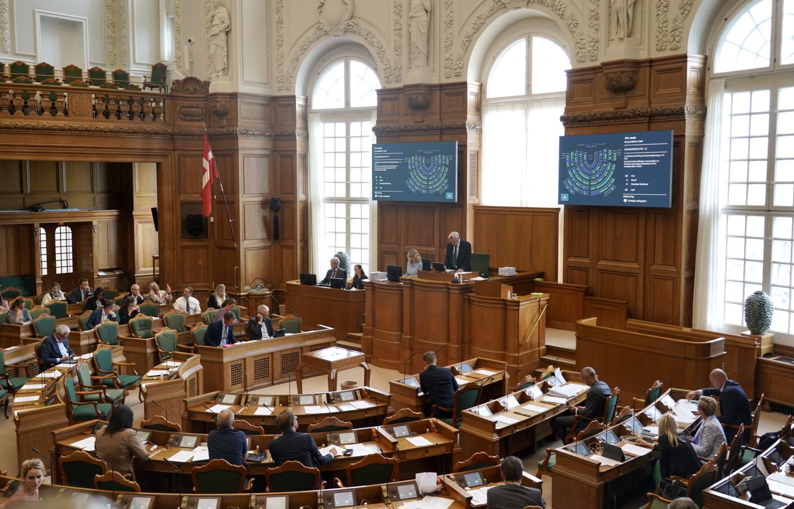 Дания присоединится к коалиции, которая будет поставлять Украине снаряды