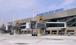 Рекордные 43 кг золотых украшений конфисковали в аэропорту Скопье