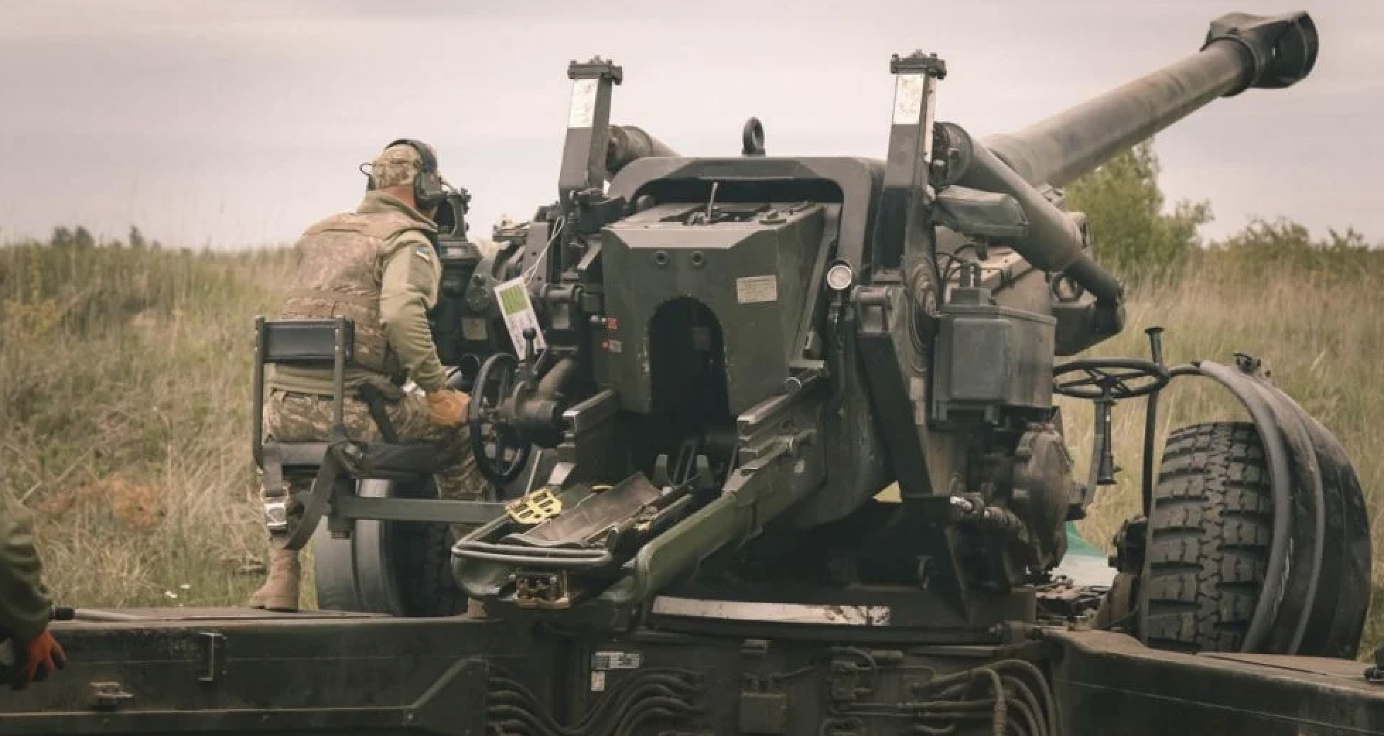 В Эстонии показали учения украинских военных на гаубицах FH-70