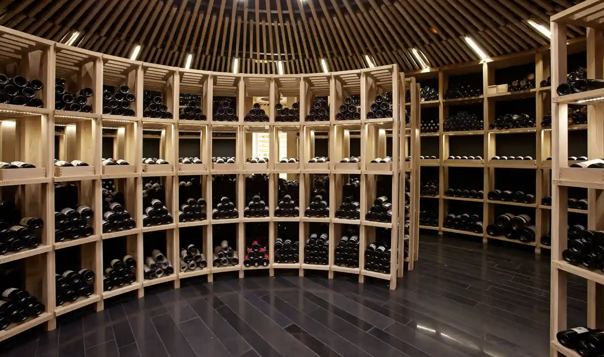 В Іспанії винесли вироки у гучній справі щодо крадіїв елітного вина вартістю 1,6 млн євро