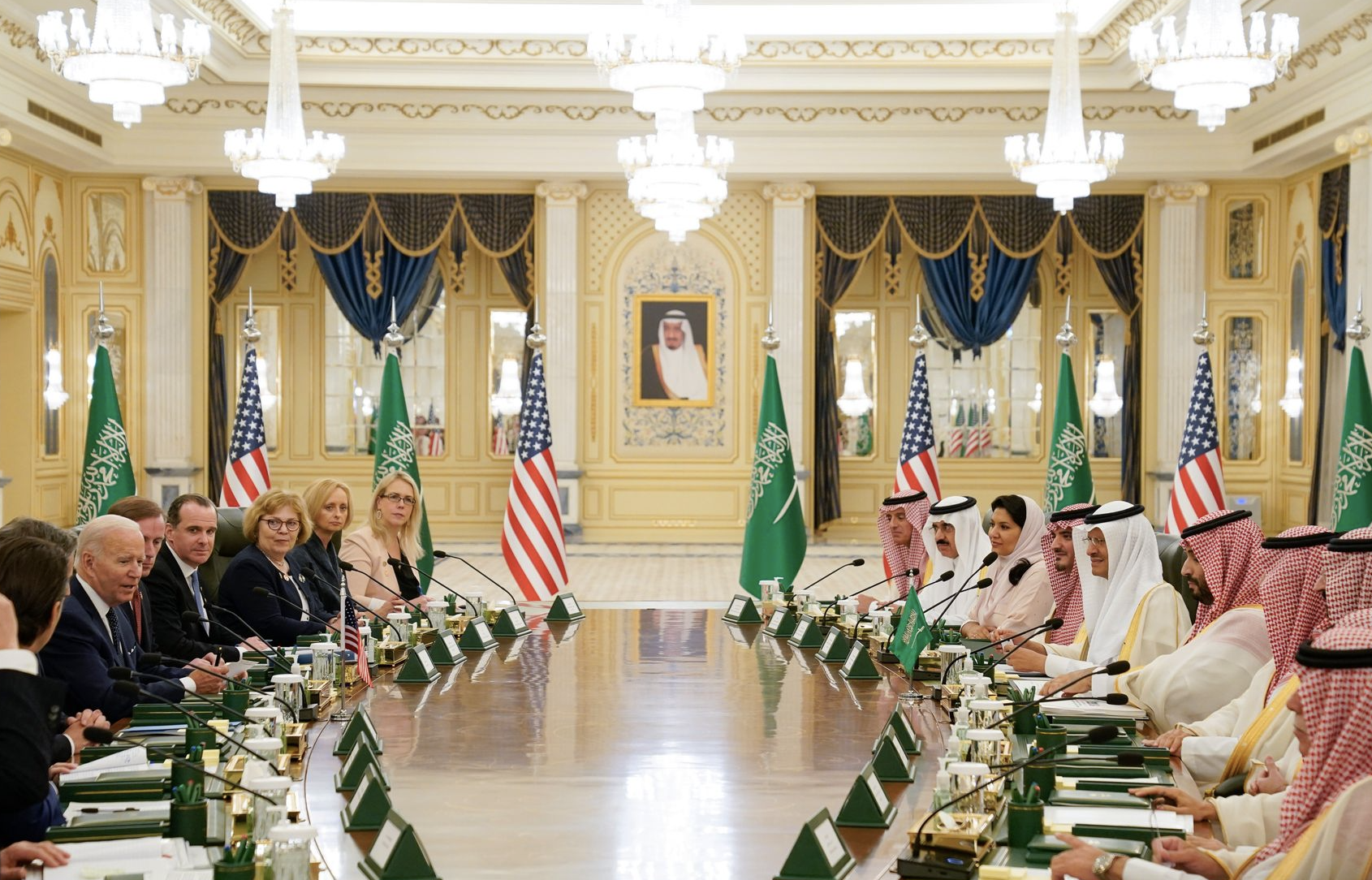 Саудовская Аравия хочет от США ядерной помощи для мира с Израилем, - WSJ