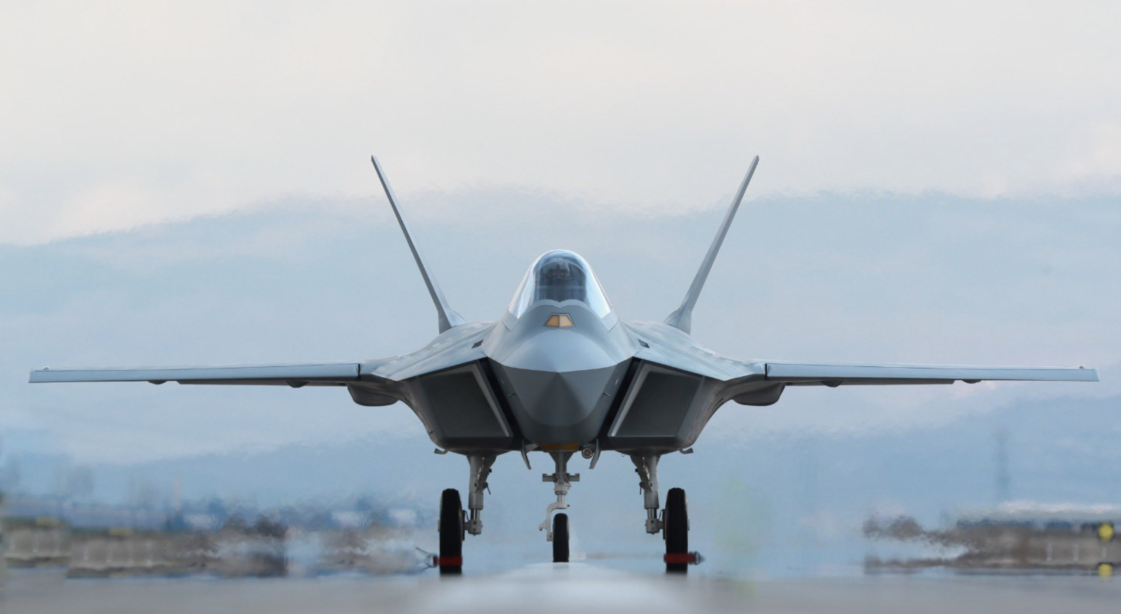 Туреччина випустила свій перший винищувач