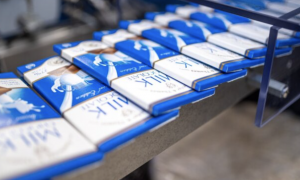 В Латвии проверяют, не помогала ли конфетная фабрика армии рф