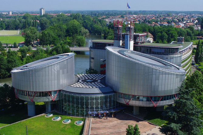 ЄСПЛ зобов'язав Угорщину виплатити компенсацію іракцю, якого тримали в ізоляторі