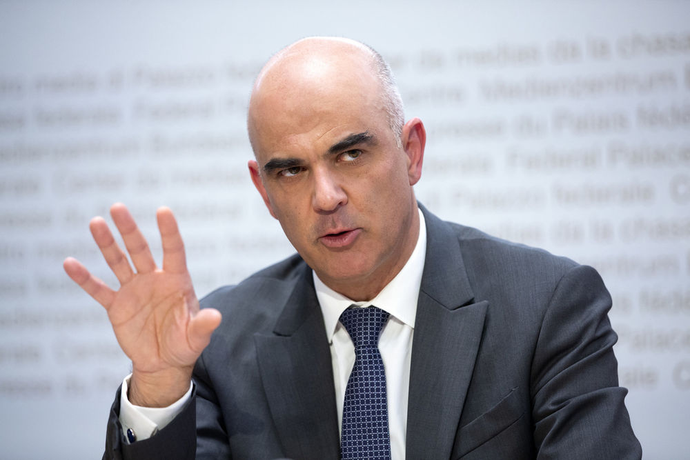 Президент Швейцарії виступає проти експорту зброї в Україну, посилаючись на нейтралітет