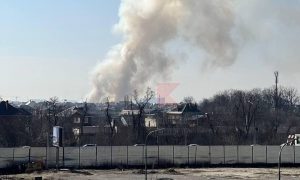 Видео: в Краснодаре после «хлопка» вспыхнул большой пожар