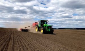 В Украине началась вторая за время войны посевная, - Шмыгаль