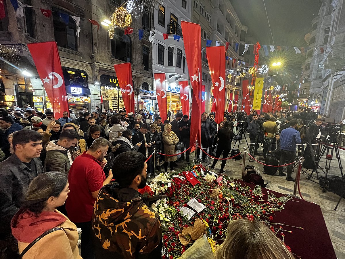 Теракт в Стамбуле: обвинение требует тысячи лет заключения для женщины, заложившей бомбу