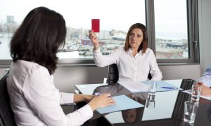 У Бельгії жінка зазнала звільнення через зовнішність - і подала до суду