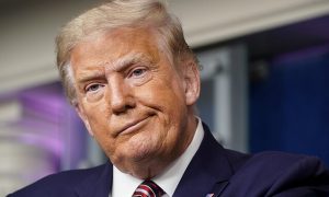 Большинство американцев одобряют обвинение Трампа - опрос