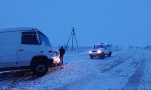 На севере Молдовы выпал снег, водители застряли на дорогах