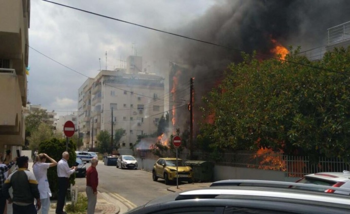 Видео: на Кипре подожгли российский культурный центр