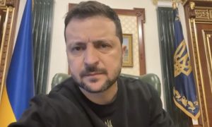 В москве пенсионерку оштрафовали за комплимент Зеленскому