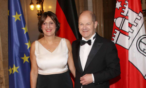 Дружина німецького канцлера йде у відставку з посади міністра освіти одного з регіонів 