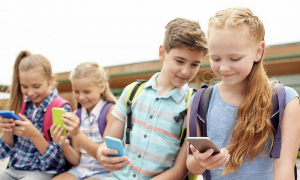 У Нідерландах можуть заборонити використання телефонів у школах