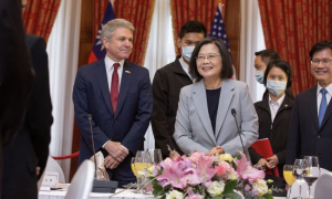 Китай запровадив санкції проти американського топ-чиновника за візит на Тайвань