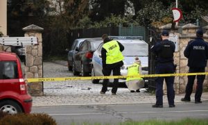 Українець під будівлею посольства в Кракові підпалив себе 