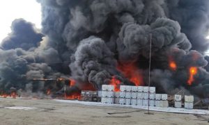 Відео: у росії сталася потужна пожежа на хімзаводі