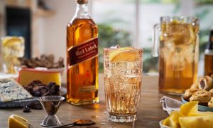 росія завозить елітний алкоголь контрабандою — Bloomberg