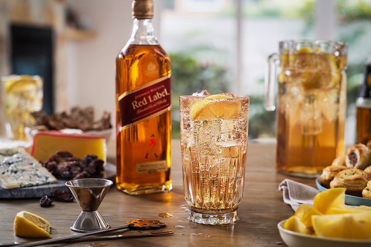 росія завозить елітний алкоголь контрабандою — Bloomberg