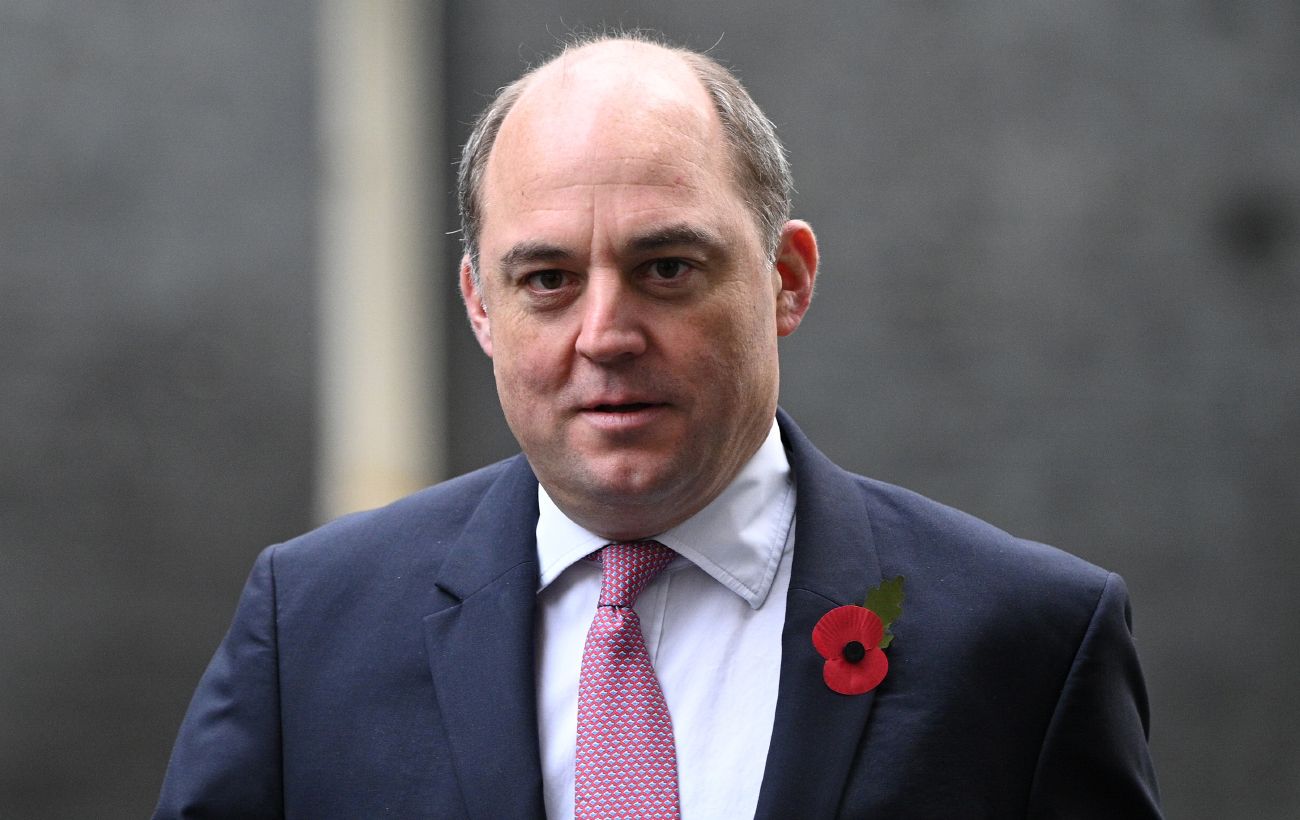 Воллеса звинуватили у приховуванні деталей інциденту з літаком-розвідником Королівських ВПС