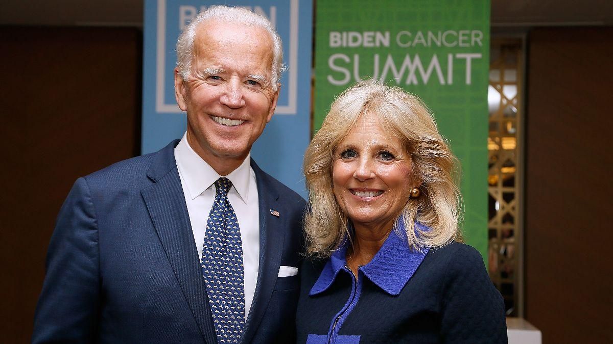 Стало відомо, скільки грошей Байден з дружиною заробили за минулий рік