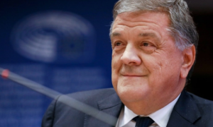 «Катаргейт»: главный подозреваемый выйдет из тюрьмы с электронным браслетом