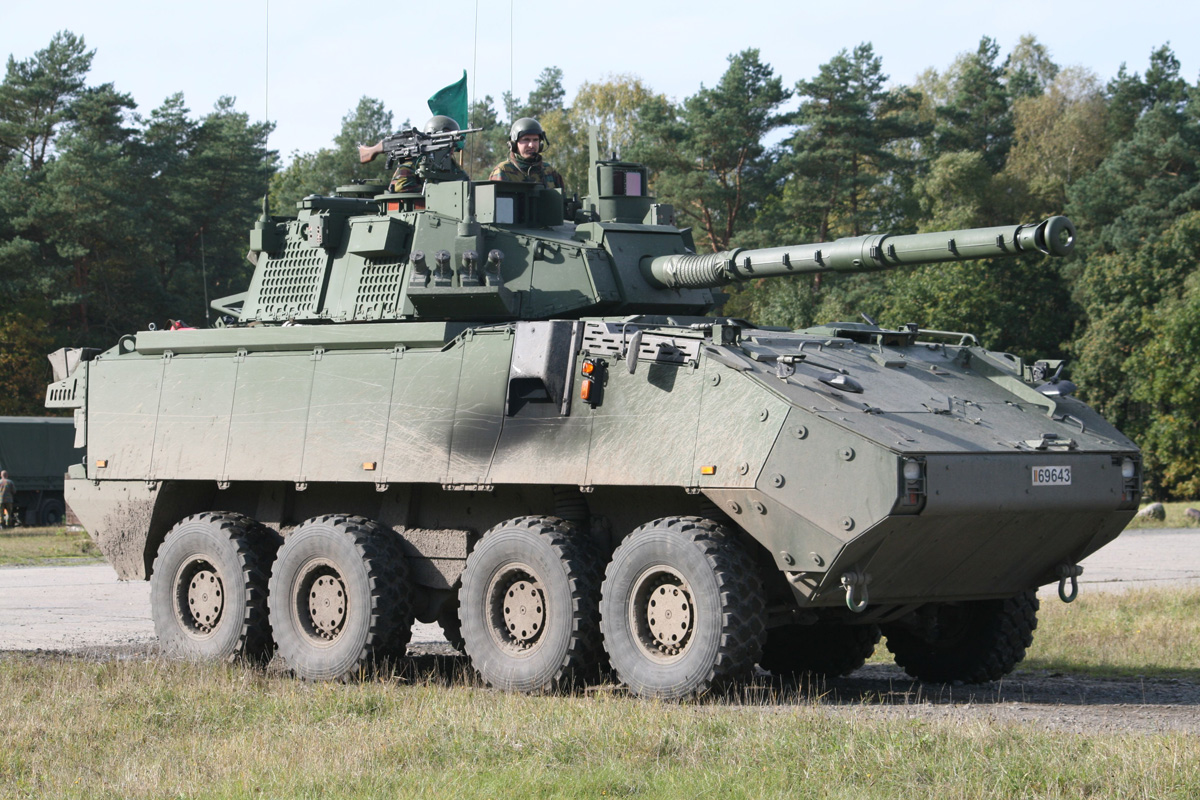 Германия передала Молдове партию БРТ Piranha