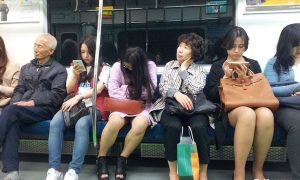 Південна Корея платитиме соціально замкнутим підліткам за вихід з дому