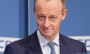 Глава оппозиции Германии отрицает возможность сотрудничества с правопопулистами после волны возмущения