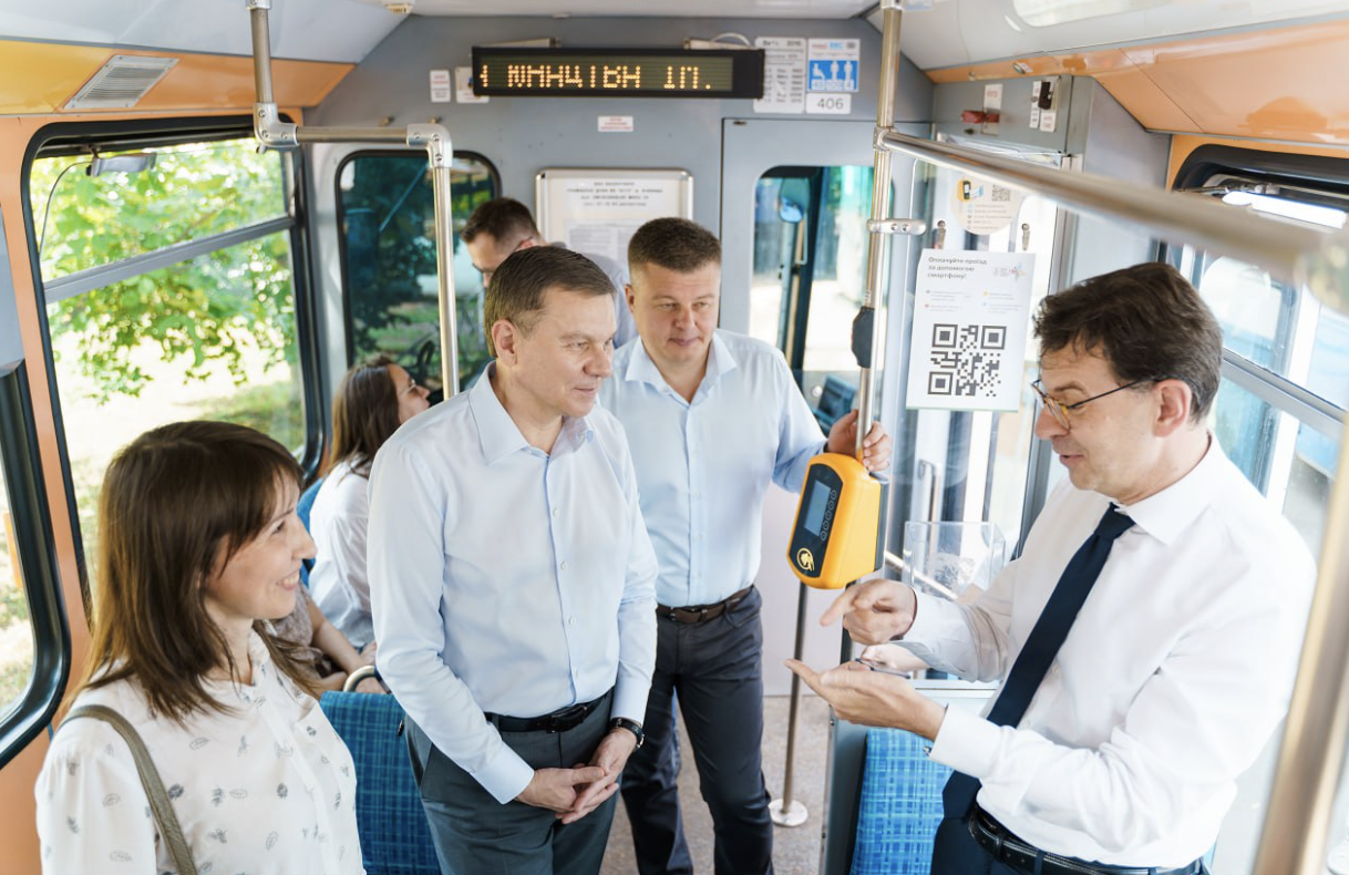 Перші 12 цюрихських трамваїв Tram 2000 вийшли на маршрут у Вінниці – фото, відео