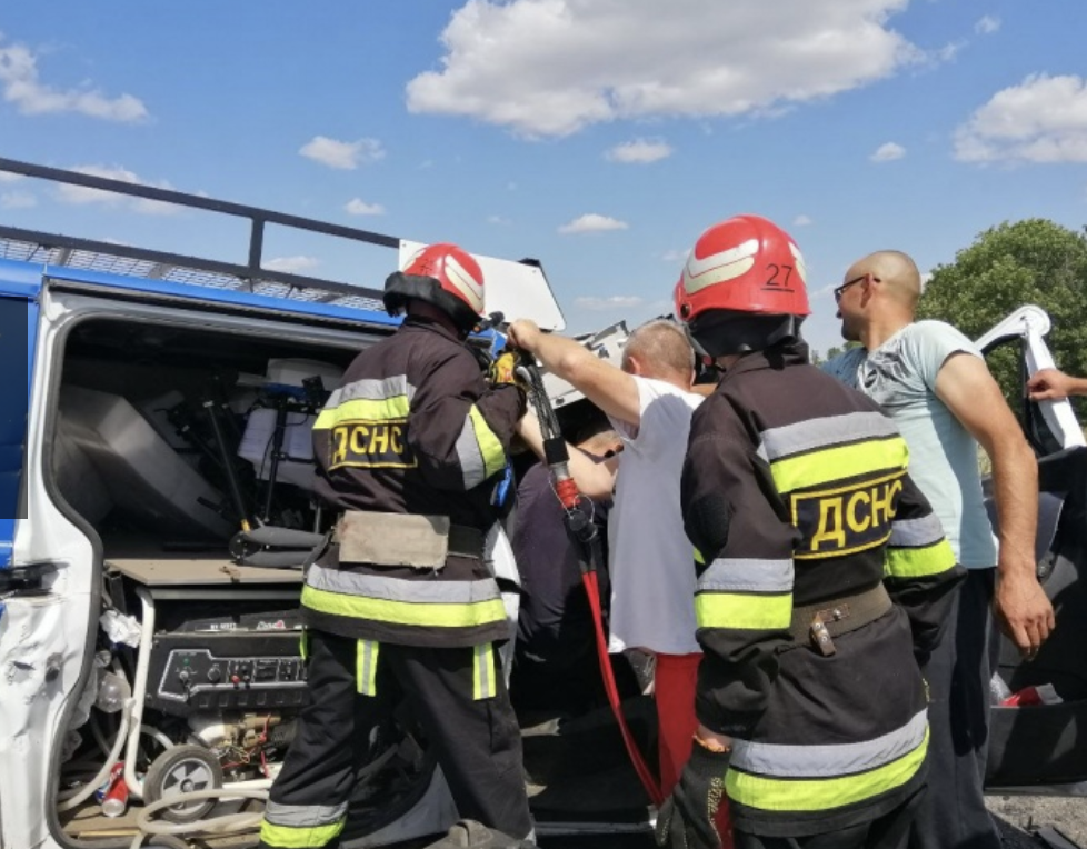 Под Кропивницким столкнулись два микроавтобуса: есть жертвы 