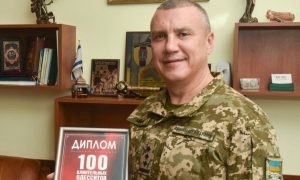 Суд отправил знаменитого одесского военкома под арест с возможностью откупиться