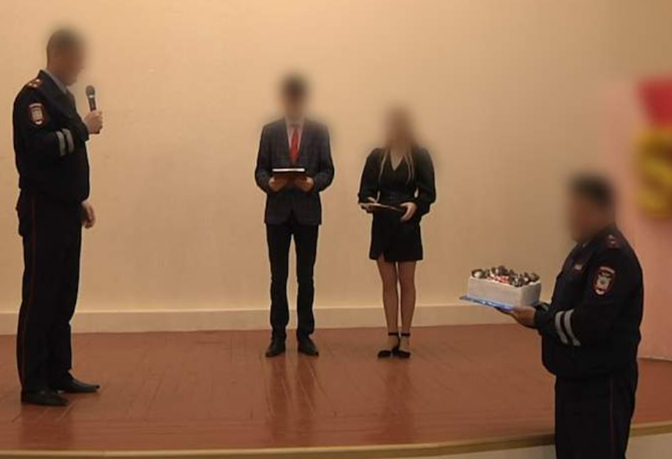 Прокуратура сообщила о подозрении двум правоохранителям-предателям