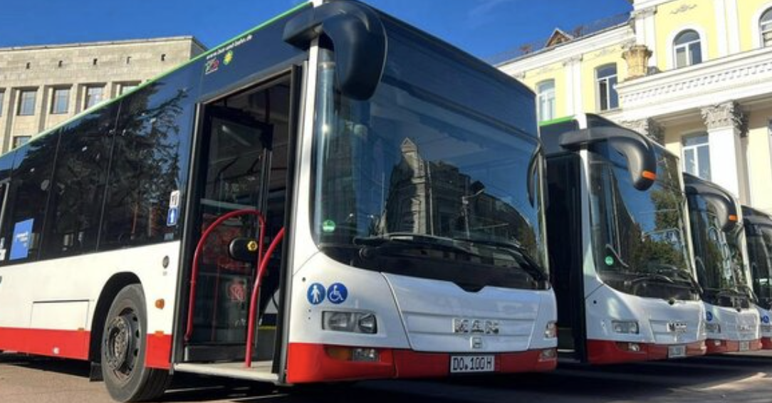 Немецкий Дортмунд подарил Житомиру городские автобусы – фото