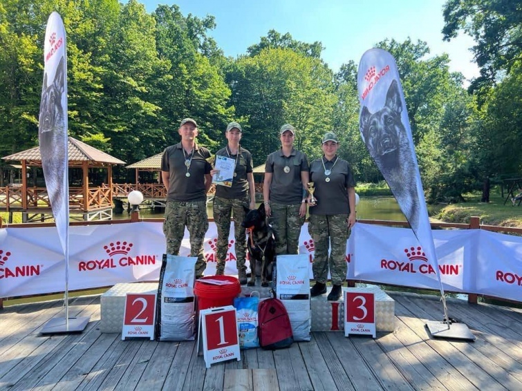 Кинологи из Киевской области победили на соревнованиях по поиску взрывчатки 