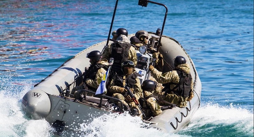 За сутки захватчики потеряли три лодки и наблюдательный пункт