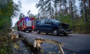 Киян попередили про можливі відключення світла через негоду