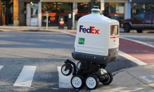 Студентам у США заборонили відкривати роботів-кур'єрів через загрозу вибуху