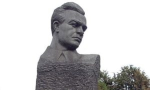 У столиці демонтували пам'ятник більшовику: подробиці 