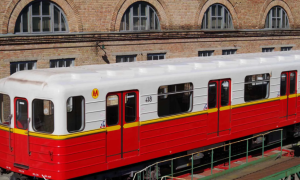 Варшава передала київському метрополітену 60 вагонів