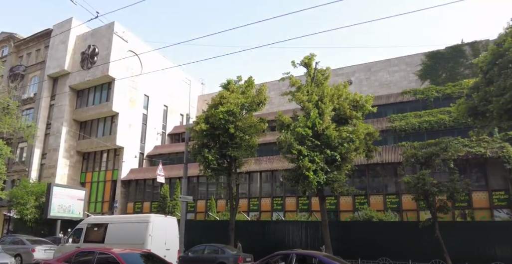 Суд повернув статус пам'ятки будівлі «Квіти України"»в Києві