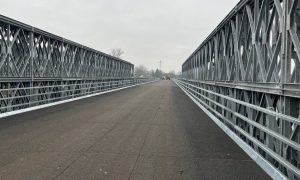 Модульний міст через річку Тересва: на Закарпатті завершили будівництво