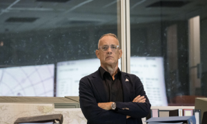 Том Генкс зустрівся з екіпажем місії Artemis 2 і побував у центрі управління польотами NASA