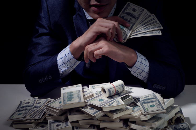 Податкова розкрила дані про бізнес українців за кордоном