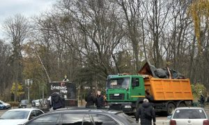 Відео: у Києві демонтували пам'ятник ключовому російському діячу 