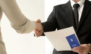 Безробіття в Україні: кількість зареєстрованих впала вдвічі, - Нацбанк